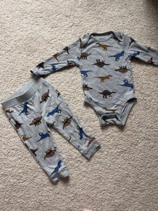 Old Navy Other - Old Navy Dinosaur 2-Piece Outfit Set Gray Bodysuit & Pants 12-18 Months